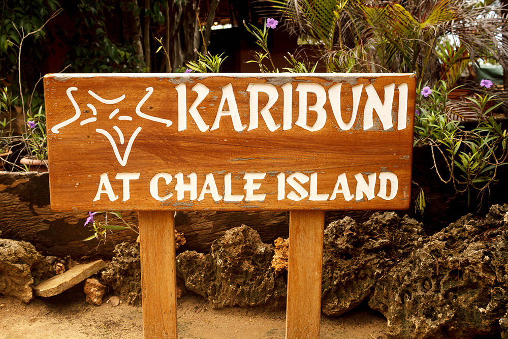 Welcome sign at Chale Island